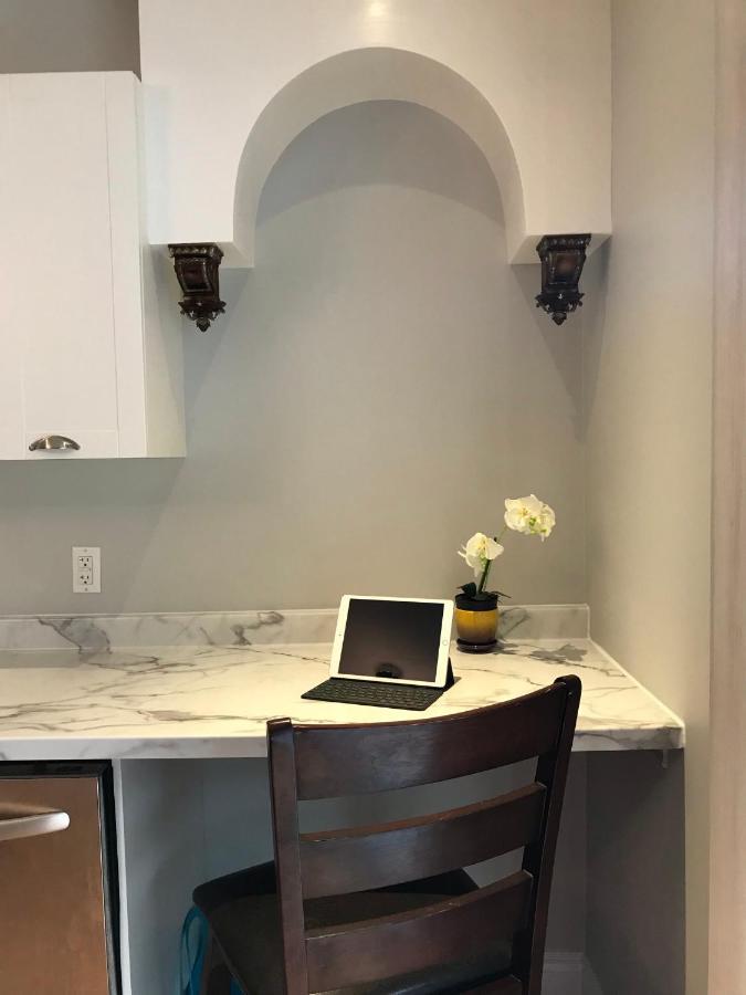 Ottawa Downtown Executive Apartment Retreat With Private Balcony Near Bank Street - Sleep Max 2 Экстерьер фото