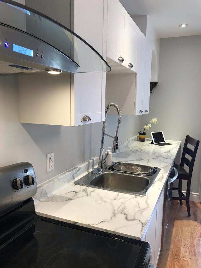 Ottawa Downtown Executive Apartment Retreat With Private Balcony Near Bank Street - Sleep Max 2 Экстерьер фото